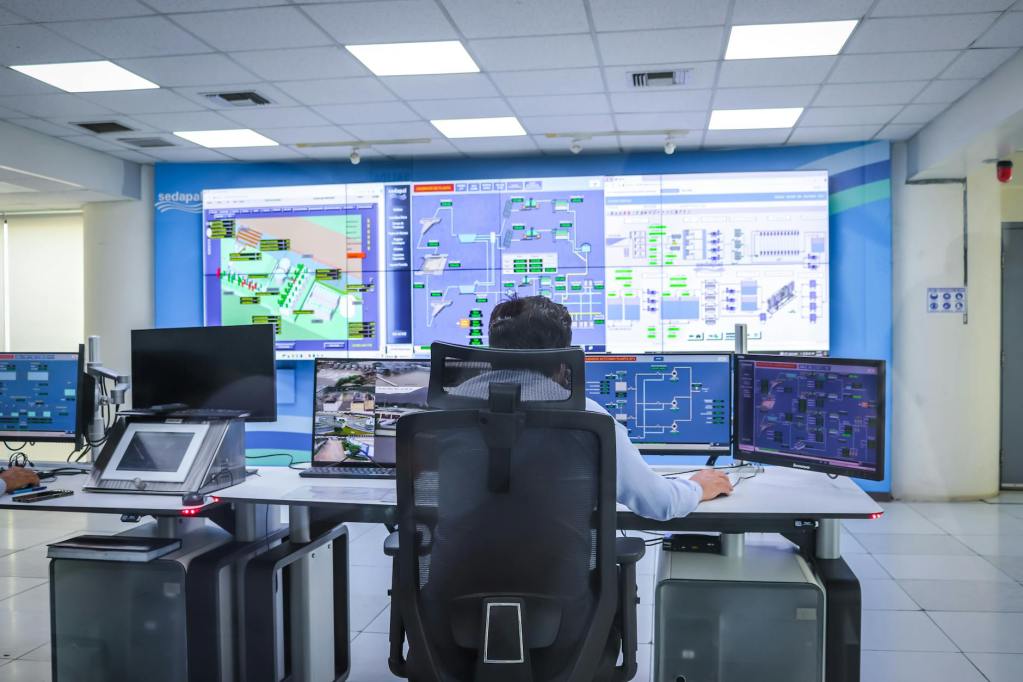 Technology & Manufacturing