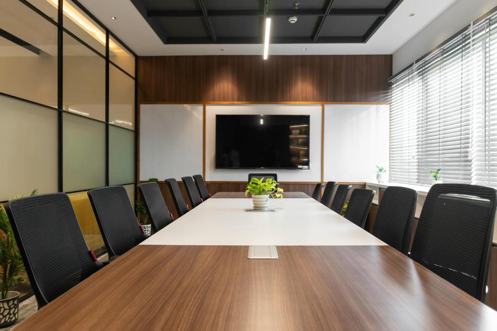 Operating Model & Governance